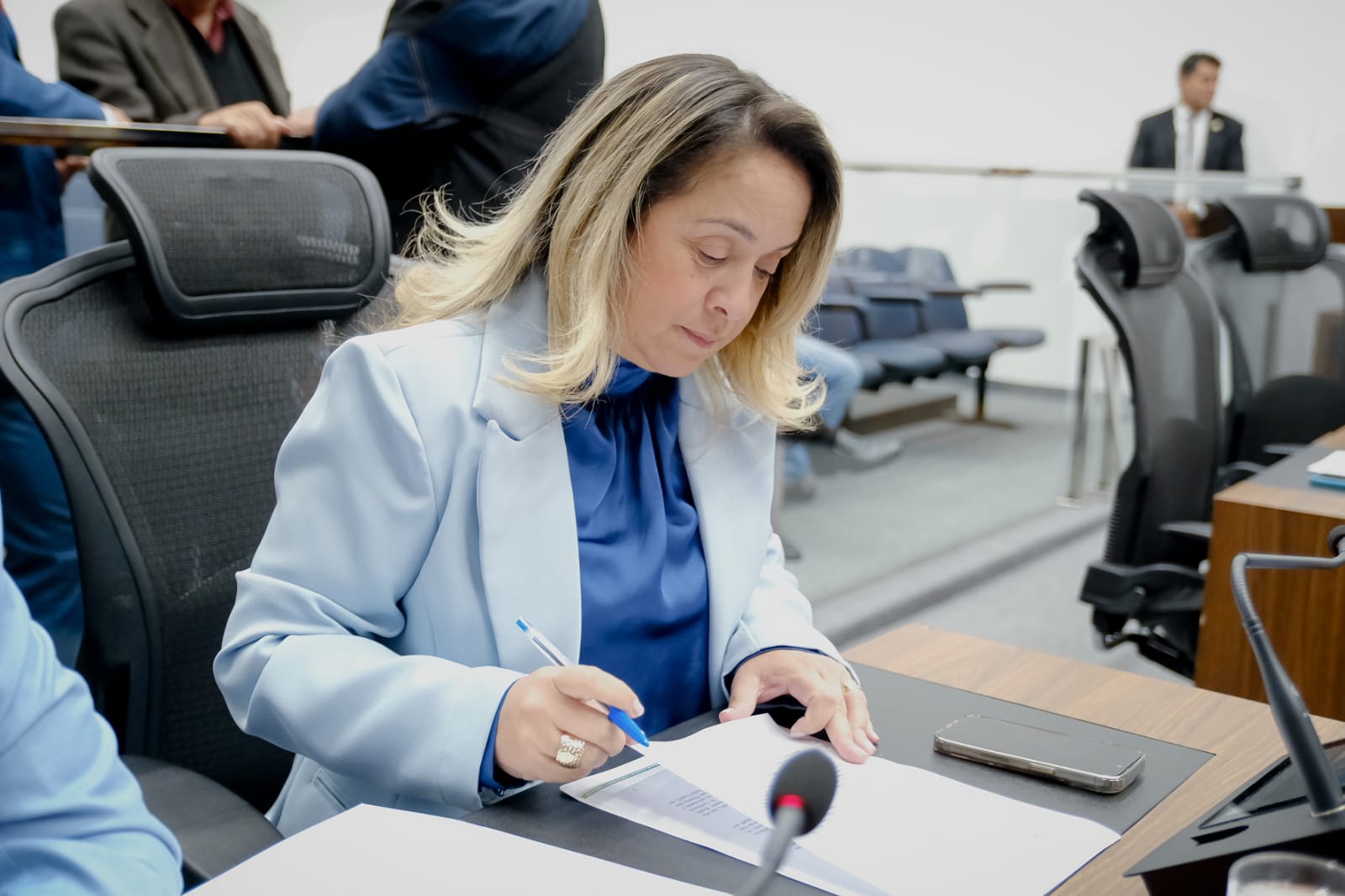 Lia Nogueira acompanha entrega de obras em São Gabriel do Oeste