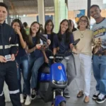Imagem da ação de educação no trânsito do projeto Micromobilidade Consciente