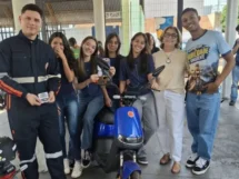 Imagem da ação de educação no trânsito do projeto Micromobilidade Consciente